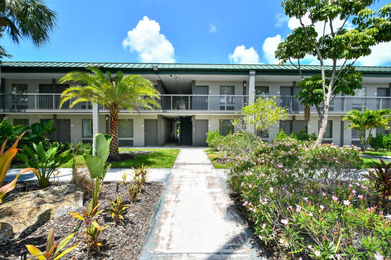 Sarasota Cay Club #612 - Heated Pool, Bunk Beds, Huge Tv, Tiki Bar, More! South Bradenton Luaran gambar
